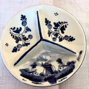 Small Compartmented Delft Plate
