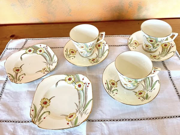 Delphine Tea Set