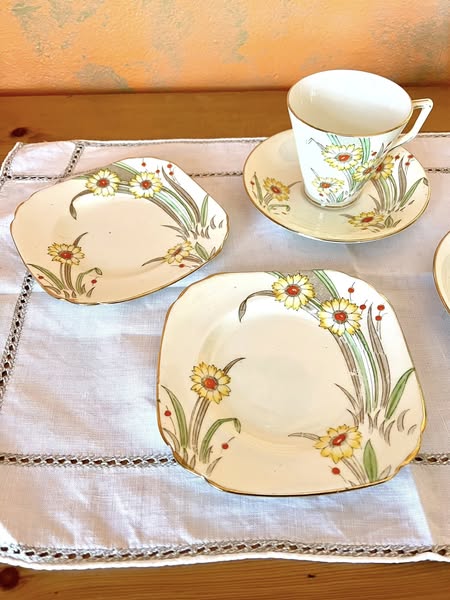 Delphine Tea Set | The Old Jackal
