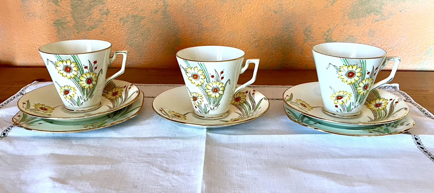 Delphine Tea Set - Image 5